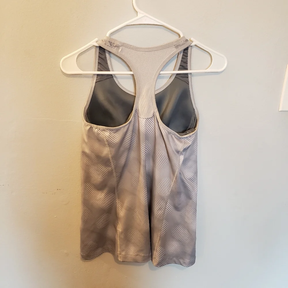 Nike Dri-Fit Razor Back Tank with Built in Bra Size L - Picture 2 of 6